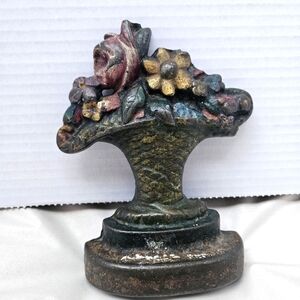 Vintage Hubley Cast Iron Floral Basket Door Stop